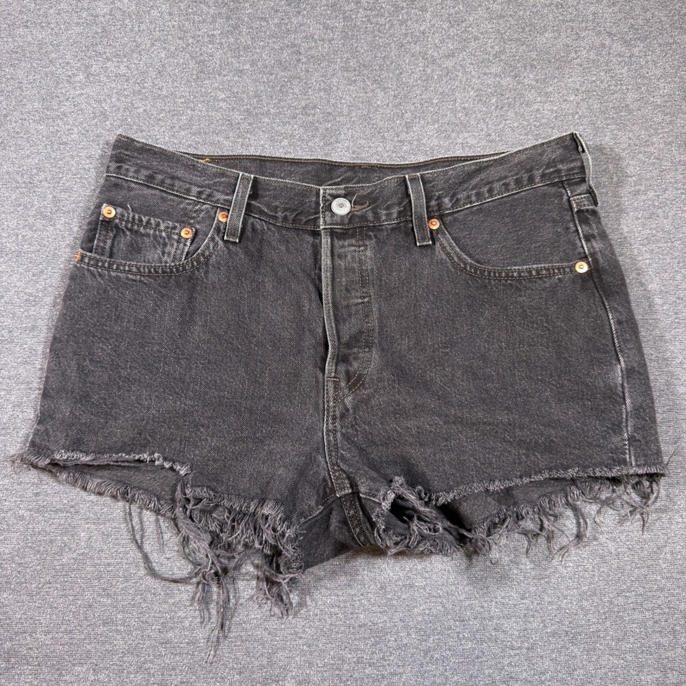 Levi's 501 Shorts Women Size 32‎ Gray Denim Cut Off High Rise Button Fly Frayed